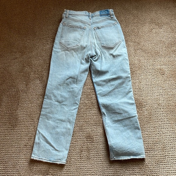 Women’s Abercrombie Ultra High Rise 90s Straight Jeans - Picture 3 of 5